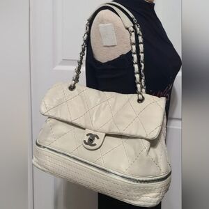 CHANEL Quilted Calfskin Leather Expandable Ligne Shoulder Flap Bag Italy